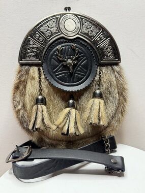 Stag Emblem Fur Sporran Bag in Tan and Black